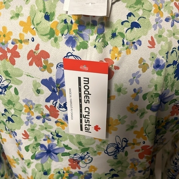 Med polyester 3/4 sleeve scoop neck floral pattern blouse NWT - Picture 6 of 6